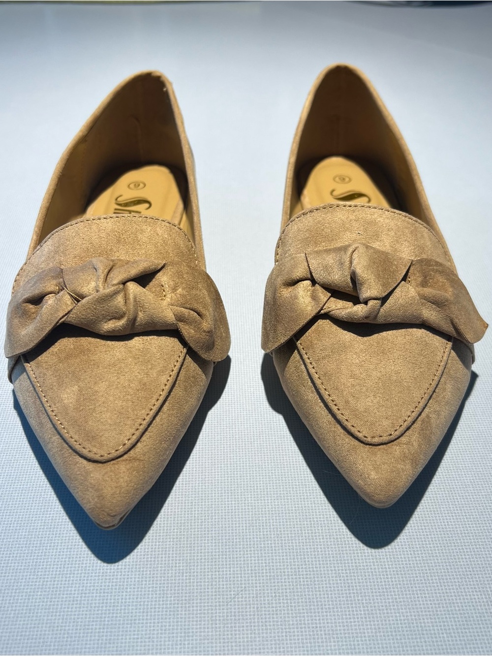 Pointed Knot-Accent Flats in Tan